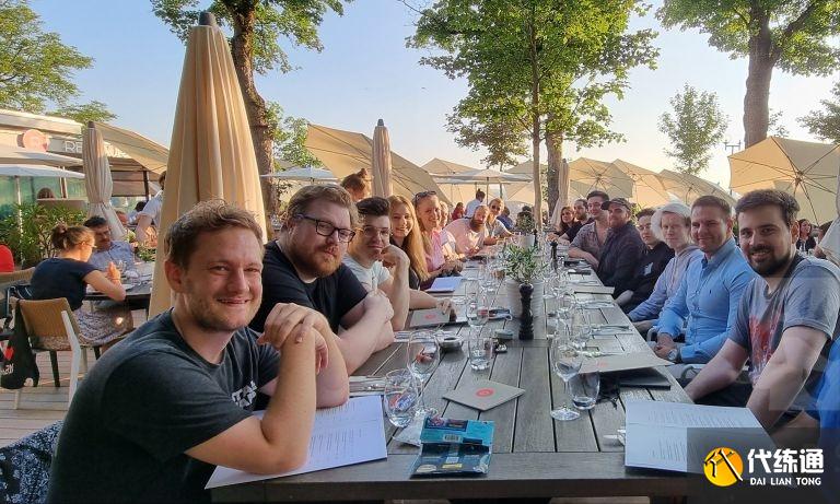 魔兽世界：Limit拿下美服首杀，国服两家9/10，晓菲已成最惨老板