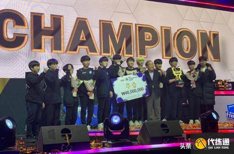 不服老不行！LOL传奇选手Bang被雪藏，坐在板凳上看队伍出局